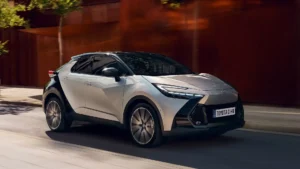 img_toyota-chr-01.webp